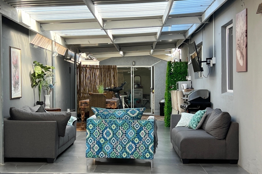 2 Bedroom Property for Sale in Kensington Western Cape